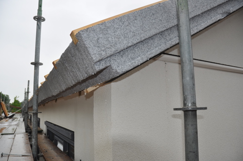 Renovatieproject met toepassing SlimFix RenoTwin en een overstekvoorziening.