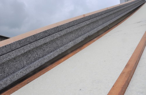 Projectfoto van het na-isoleren met SlimFix RenoTwin op oude dakelementen.