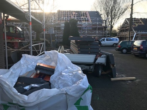 Een Use4ReUse retournamezak met reststukken van SlimFix RenoTwin.