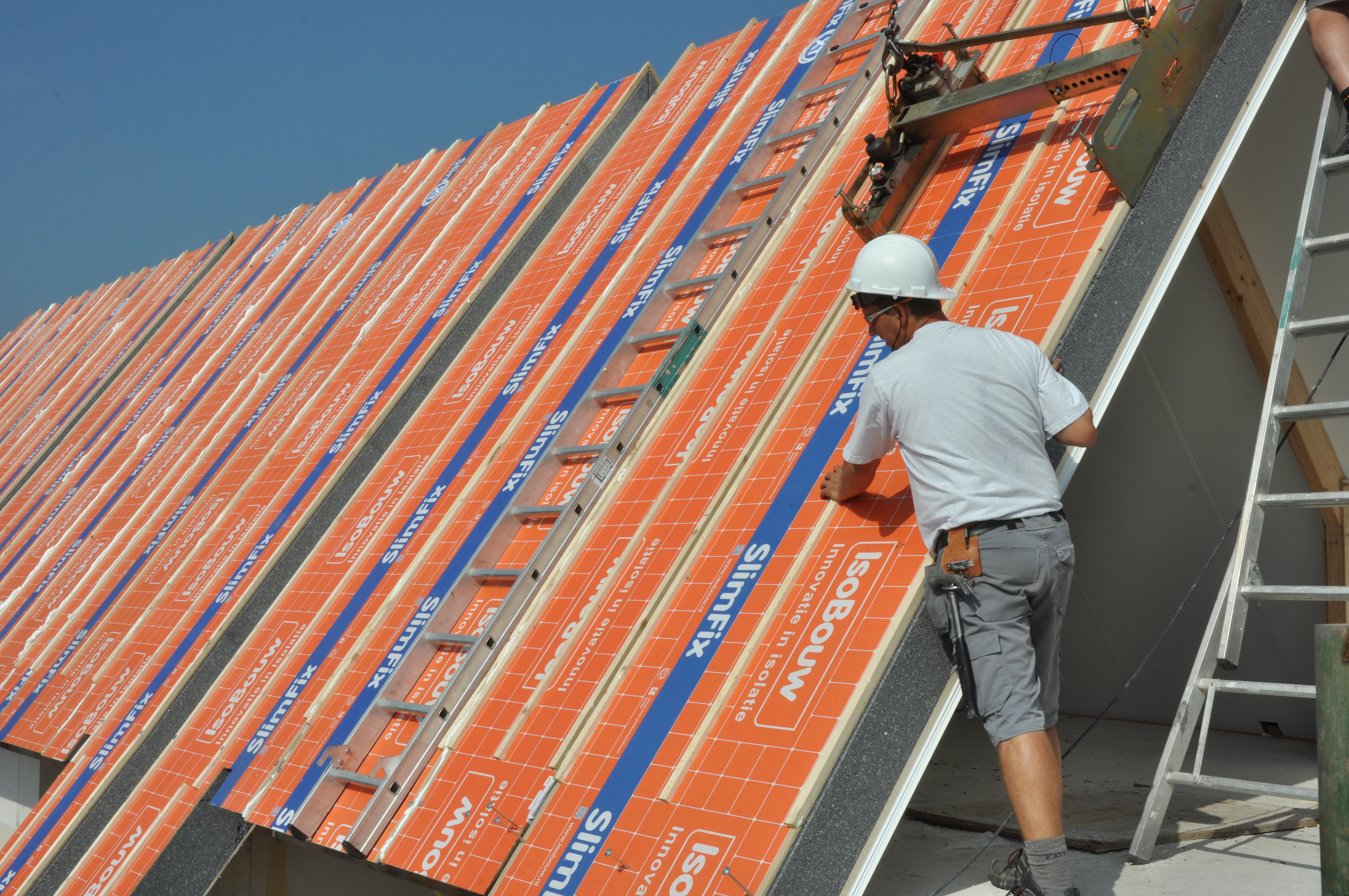 Archaïsch Gaan ontwikkeling SlimFix Solar dakplaat | IsoBouw: innovatie in isolatie